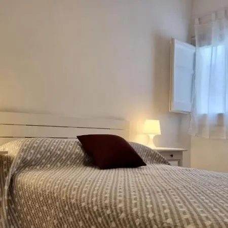 Two-bedroom In The Town Center Apartment Tossa de Mar