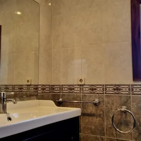 Two-bedroom In The Town Center Apartment Tossa de Mar